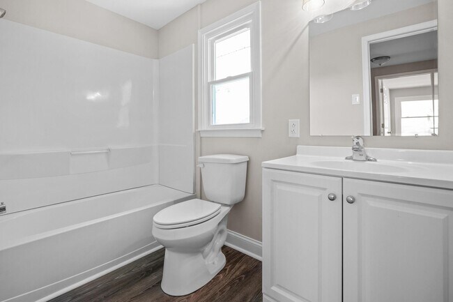 Building Photo - 120 Rolling Dr