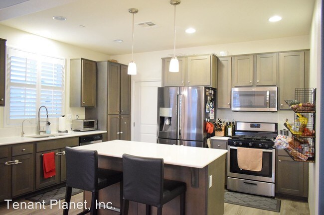 Building Photo - 4 br, 2.5 bath House - 1329 Keck Rd