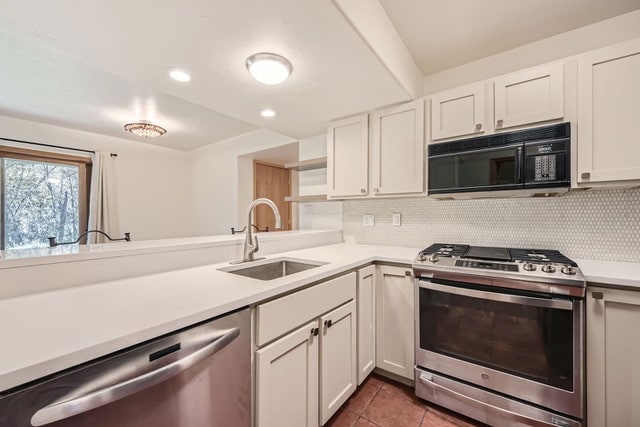 Building Photo - 34999 U.S. 6-C103