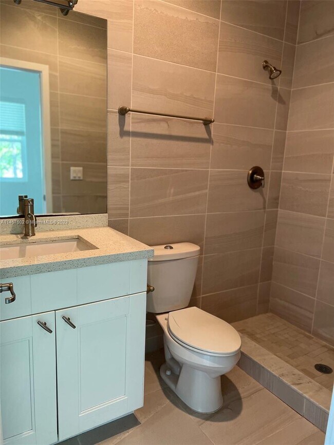Foto del edificio - 2360 SW 18th Ave