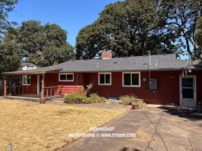Building Photo - 980 W 16th Ave