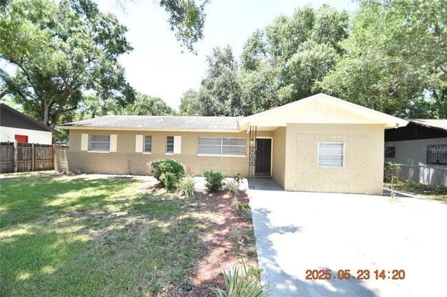 Building Photo - 4432 Tarpon Dr