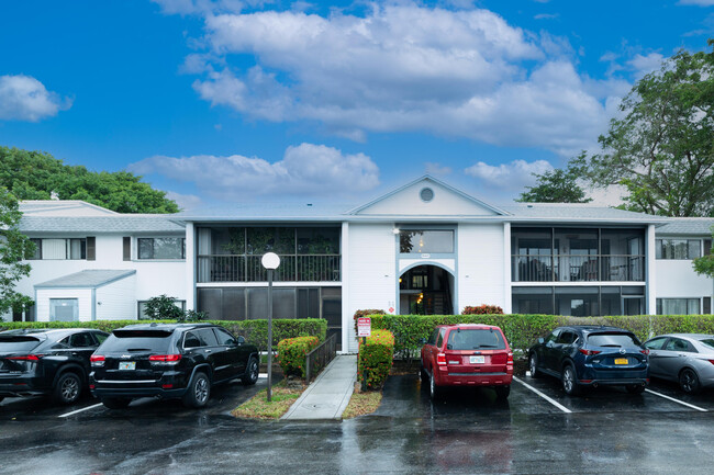 Foto del edificio - 15449 Lakes of Delray Blvd