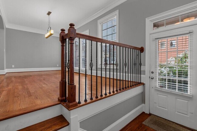 Foto del edificio - 1820 Dorman Ave NE