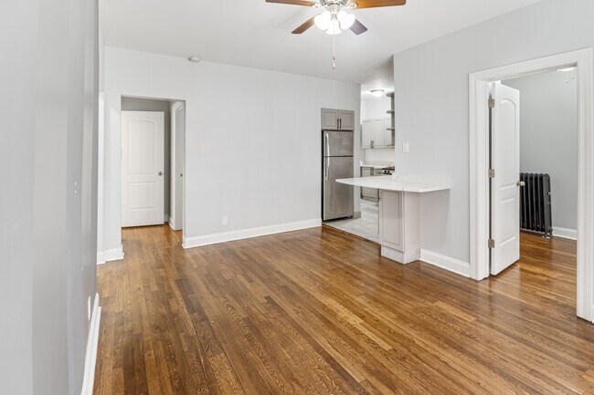Foto del edificio - 6112 N Winthrop Ave