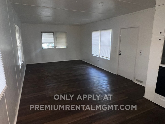 Building Photo - 1193 S Christiana Ave