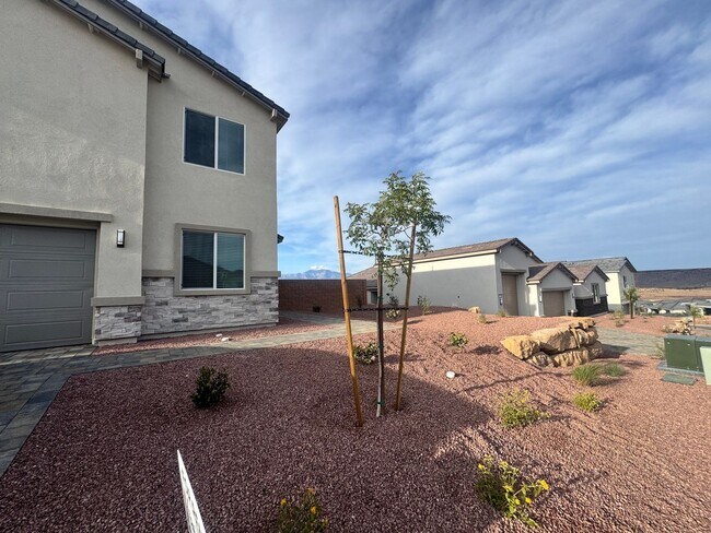 Building Photo - Beautiful 4 Bedroom Divario Home! VIEWS VIEWS VIEWS!!!