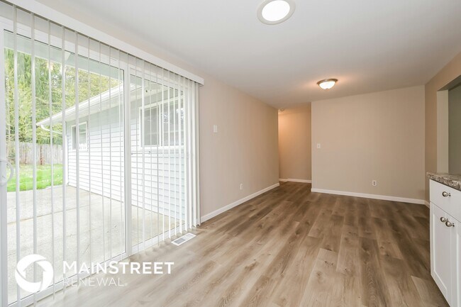 Foto del edificio - 16902 8th Ave E