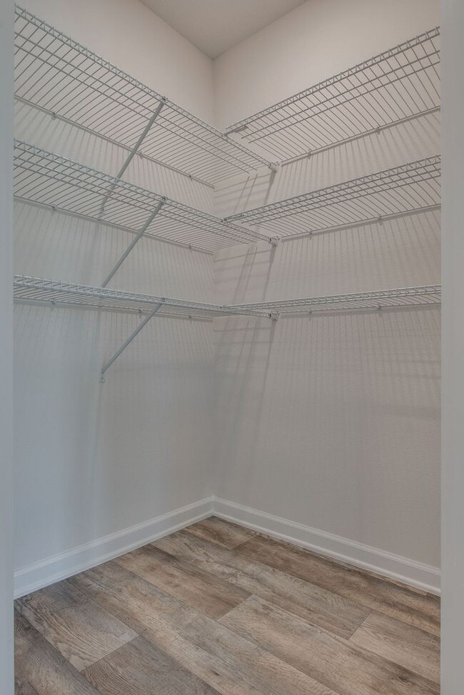 Building Photo - 5719 Guinevere Ln