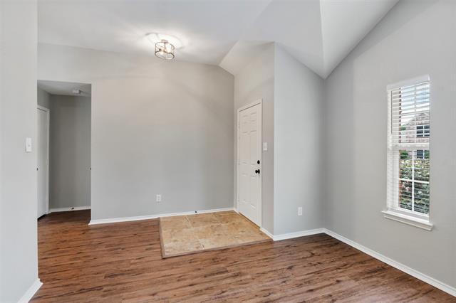 Foto del edificio - 10905 Fawn Valley Dr