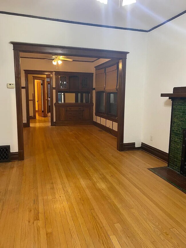 Foto del edificio - 844 W Aldine Ave