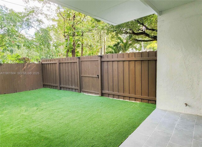 Foto del edificio - 1901 NW S River Dr