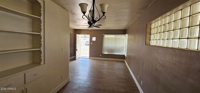 Building Photo - 340 E Virginia Cir