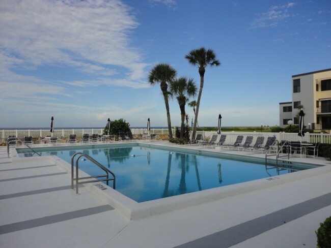 Building Photo - January or April 2025 2BR/2BA Gulfview Con...