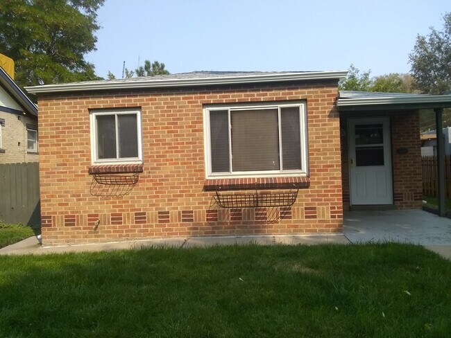 Building Photo - 807 E 4th Ave