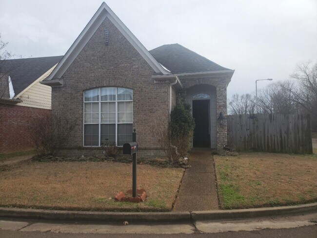 Building Photo - 7899 Rushmeade Cir N