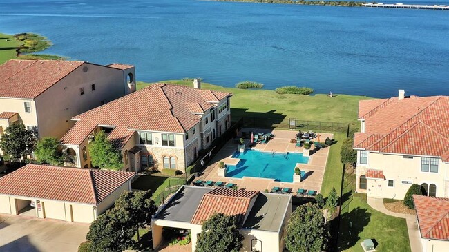 Building Photo - 2171 Portofino