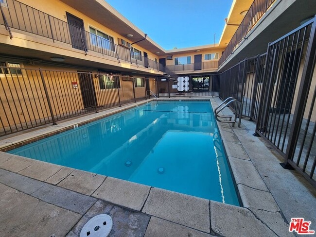 Foto del edificio - 3224 Chapman St