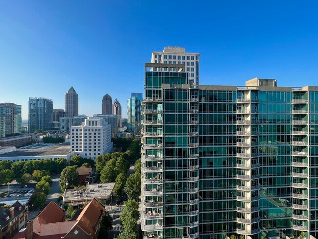Building Photo - 923 Peachtree St NE