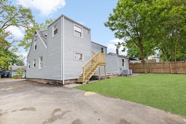 Building Photo - 54 Morris St