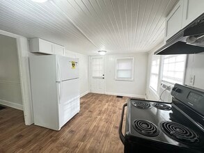 Building Photo - 74 Glass Ave