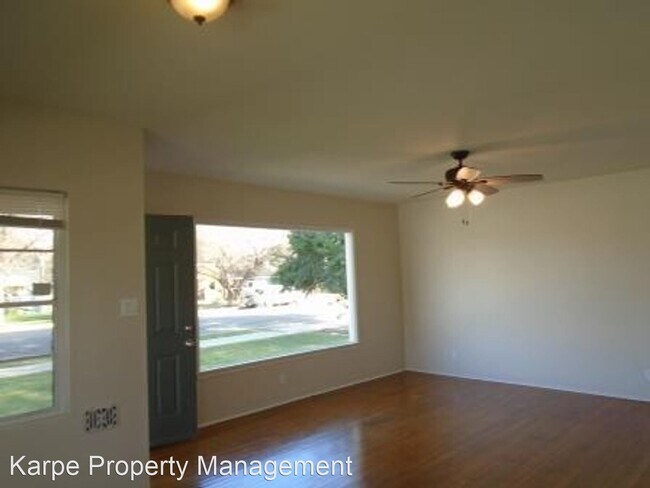 Building Photo - 2 br, 1 bath House - 215 OLEANDER AVE.