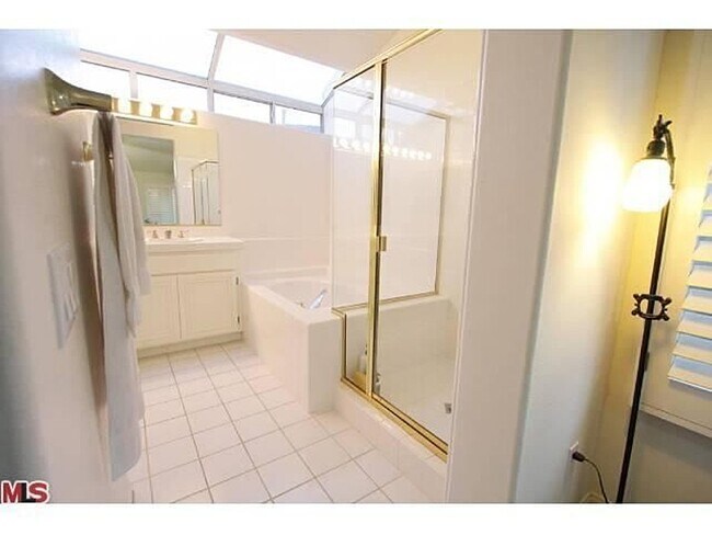 Building Photo - 369 Saint Thomas Dr