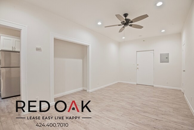 Building Photo - 1057 S Western Ave