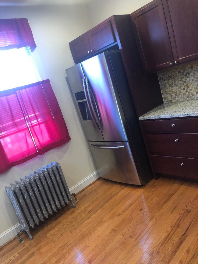 Kitchen - 6207 Catharine St