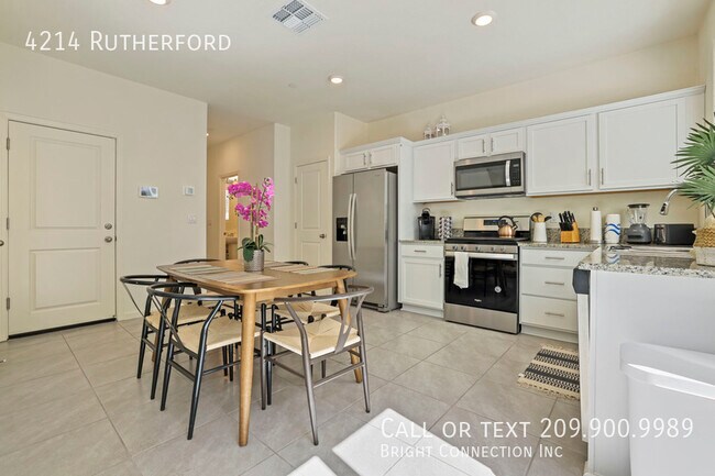 Foto del edificio - 4214 Rutherford Ave