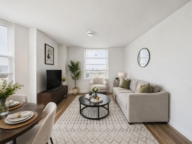 Building Photo - JULY 15 Newly renovated 1 bed, 1 bath in Rittenhouse FREE GAS AND COLD WATER