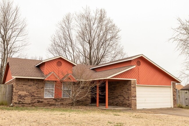 Building Photo - Rare four bedroom Owasso home! Get it befo...