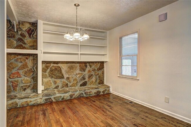 Foto del edificio - 4090 Knotty Oak Trail