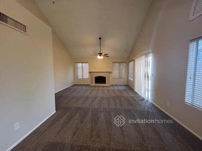 Building Photo - 9207 E Camino Del Santo