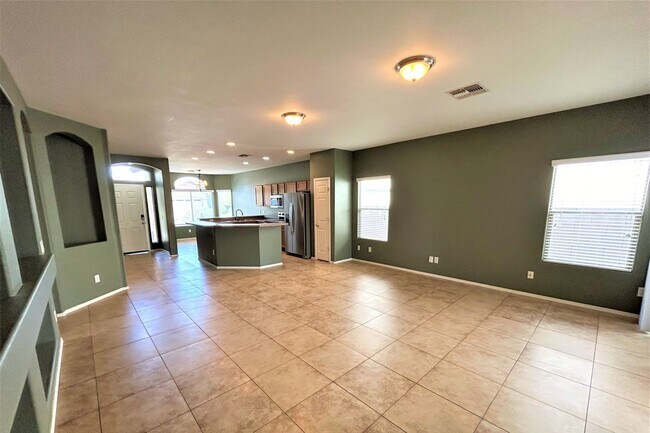 Building Photo - 14611 W Acapulco Ln