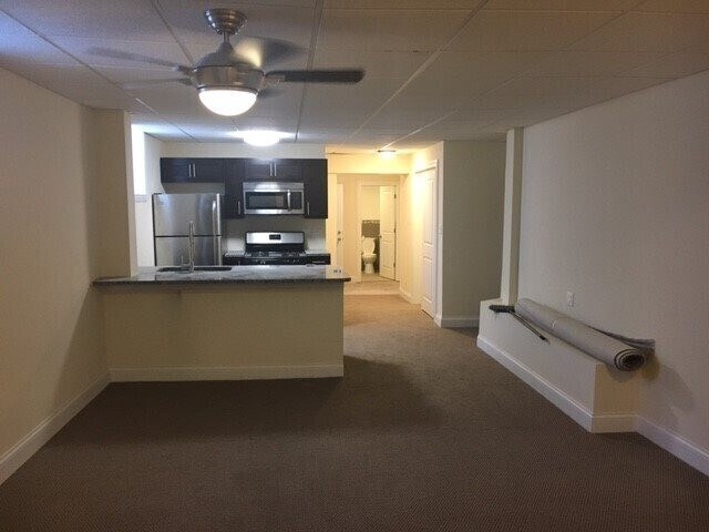 Foto del edificio - 5111 W Montrose Ave