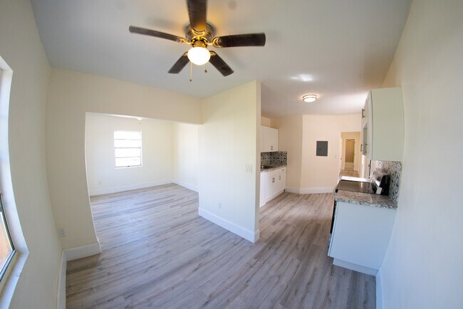 Foto del edificio - 424 NW South River Dr