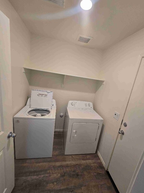 Building Photo - 5943 S Antrim Loop