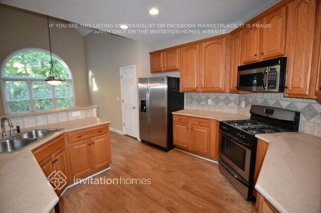 Building Photo - 72 Southshore Pass