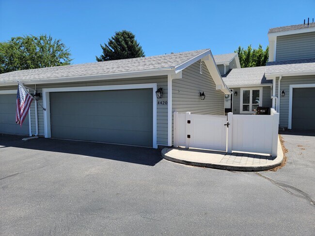 Building Photo - 4420 W Skye Dr