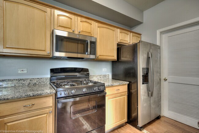 Foto del edificio - 2712 N Greenwood Ave