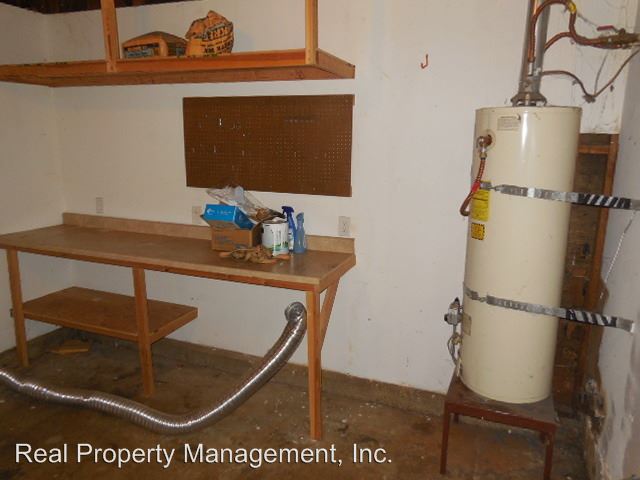 Building Photo - 2082 Martian Way