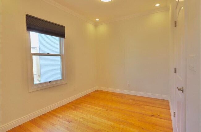 Building Photo - 106 Poplar St