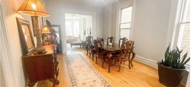 Building Photo - 1431 N Wicker Park Ave