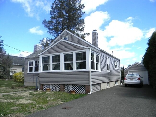 Building Photo - 34 Ahnert Ave