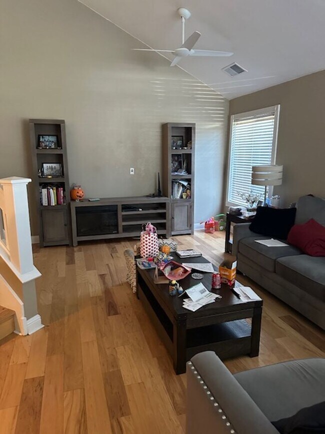 Foto del edificio - 9507 Lazy Creek Dr