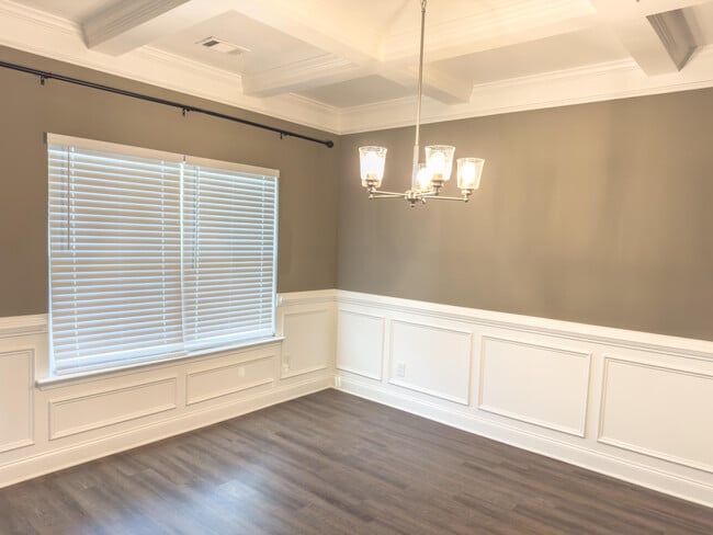 Building Photo - 6035 Big Pond Trl
