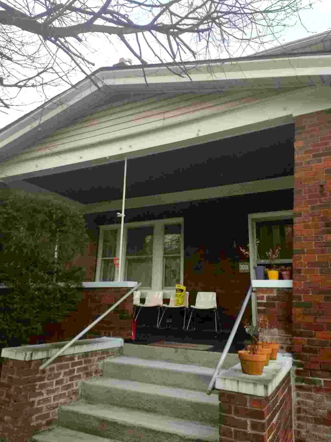 Building Photo - 3001 Knowlson Ave