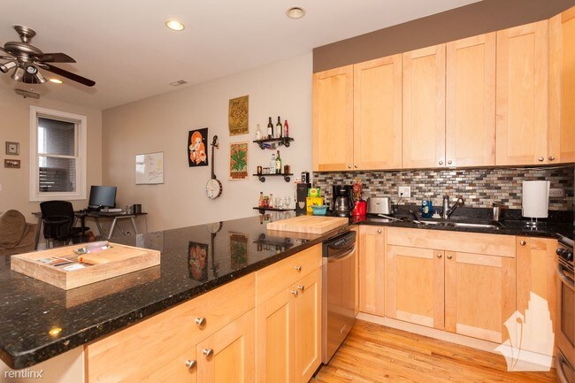 Foto del edificio - 2 br, 2 bath Condo - 1533 N Western Ave