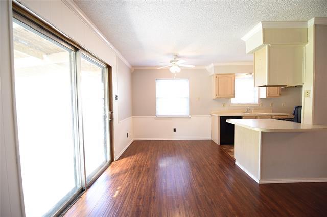 Foto del edificio - 8945 Flicker Ln